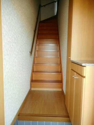 フォレストヒルズ１号館の玄関