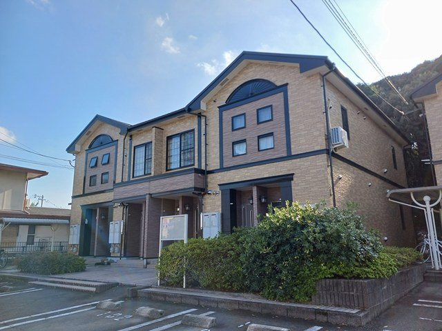 フォレストヒルズ１号館の外観