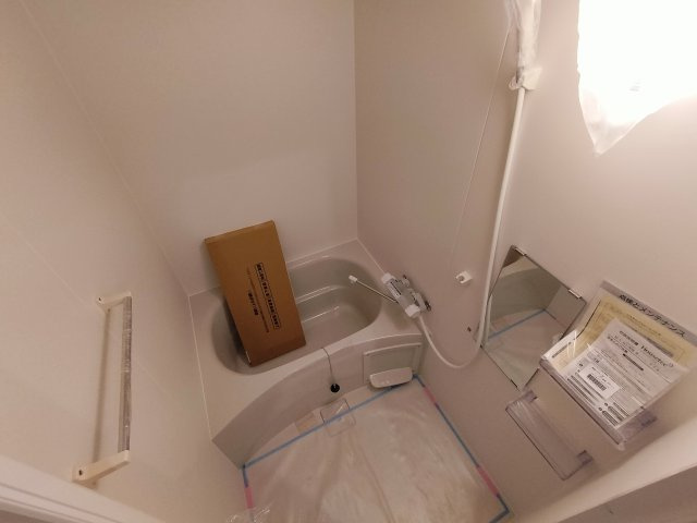 ジーメゾン春日部花積の浴室