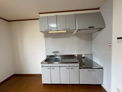 【キッチン】 | ヴィレッジ21　A棟 | 吊戸棚付き
