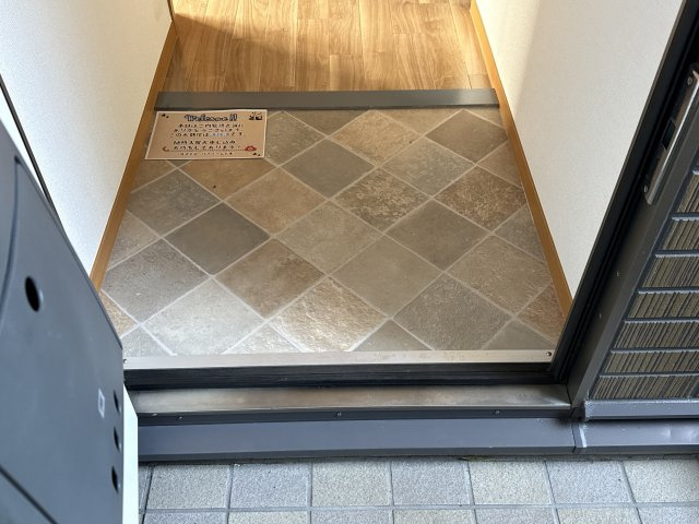 きん・こん・館　Ｂの玄関