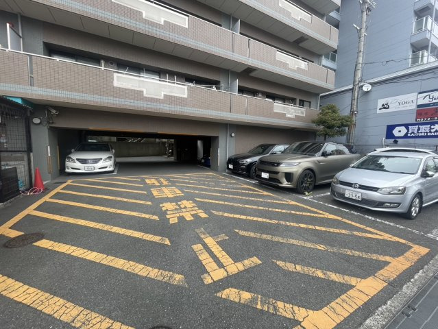 デュアル四條畷の駐車場|■物件内覧・資金計画相談・住宅ローン相談、リフォーム相談、お問合せ受付中■
※当日・翌日のご内覧、ご相談はお電話でのお問合せがスムーズです！