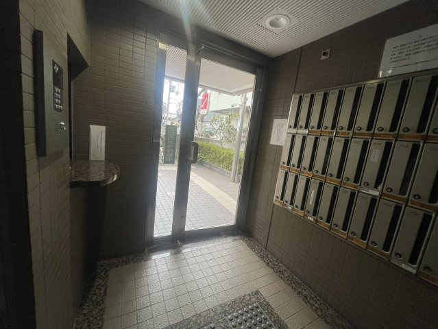 デュアル四條畷のエントランス|■物件内覧・資金計画相談・住宅ローン相談、リフォーム相談、お問合せ受付中■
※当日・翌日のご内覧、ご相談はお電話でのお問合せがスムーズです！