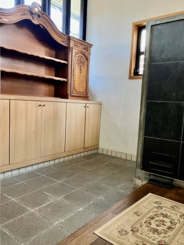 津西戸建の玄関