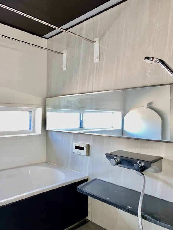 津西戸建の浴室