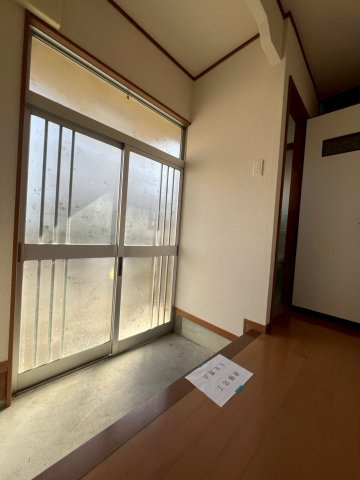 吉田貸家の玄関