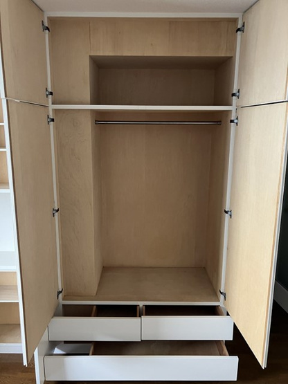 【収納】 | 平成ハイツ | 洋室6帖のお部屋にあるクローゼットです♪お洋服もしわにならず、キレイに収納できます☆