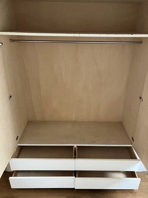 【収納】 | 平成ハイツ | 洋室4帖のお部屋にあるクローゼットです♪お洋服をたくさんお持ちの方でも安心の収納力です◎