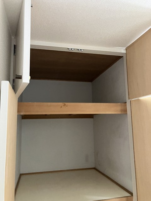 【収納】 | 平成ハイツ | 廊下にある収納スペースです！扇風機など季節ものも収納できます☆