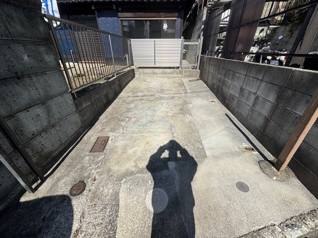 伏山戸建の駐車場