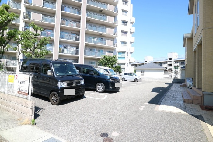 ピュアコートTの駐車場