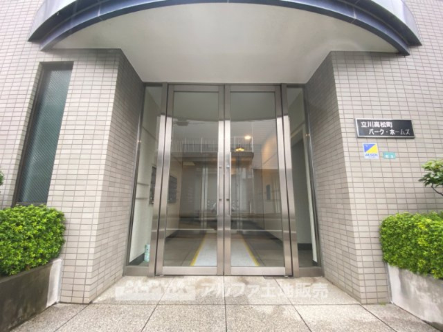 立川高松町パーク・ホームズの外観|【outward appearance】
◆外観◆立川駅まで徒歩15分と利便性の良い立地。帰宅途中に買い物や夕食をすませ、帰宅後はゆっくりとした時間を過ごすのも良いですね。