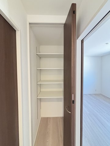 新築戸建　長楽寺1丁目の収納|2階廊下の収納