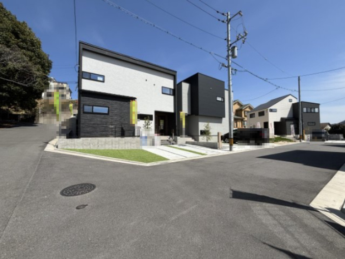 新築戸建　長楽寺1丁目の前面道路含む現地写真