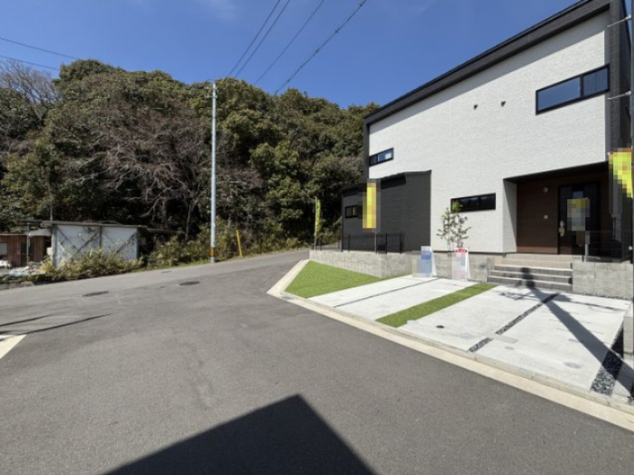 新築戸建　長楽寺1丁目の前面道路含む現地写真
