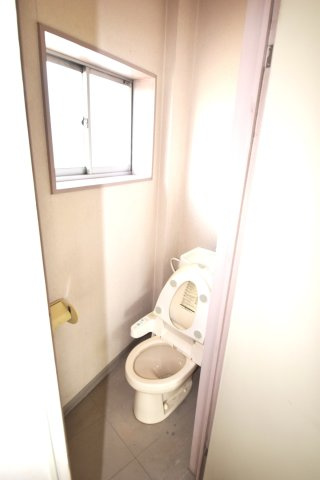 鏡町上鏡店舗のトイレ