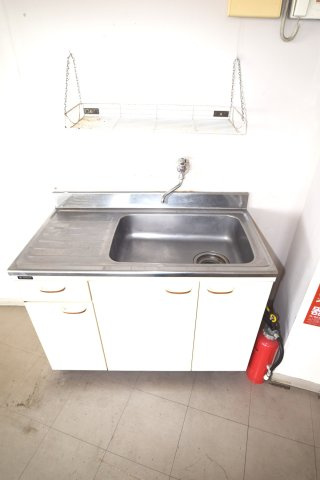 鏡町上鏡店舗のキッチン