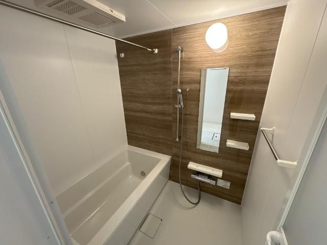 アルバ西岡本の浴室