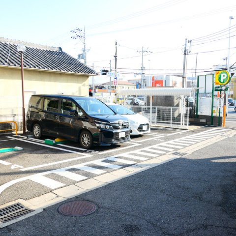 グランヴィラKの駐車場