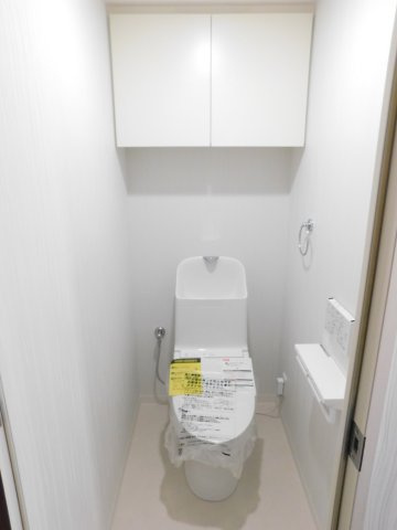 名古屋市中村区岩塚町字一里山の中古マンションのトイレ|◇トイレ◇　　温水洗浄トイレ新品交換　リモコンパネル付　（２０２４年９月リフォーム済）