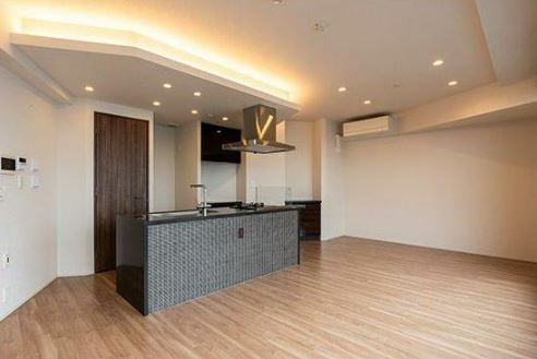 【中古マンション】パークホームズ川越新富町アドーアの居間・リビング|家具の配置も楽しみなリビングダイニング♪