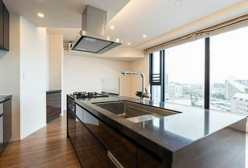 【中古マンション】パークホームズ川越新富町アドーアのキッチン|オープン型のシステムキッチンです！