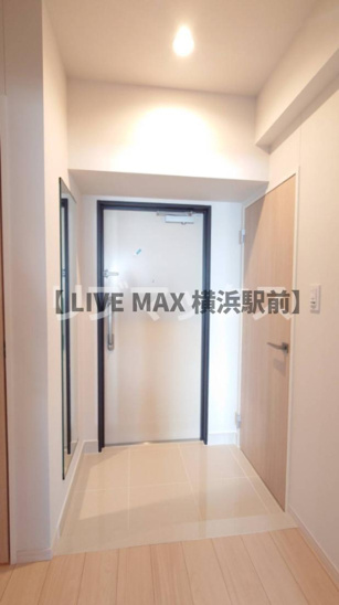 【玄関】Ｂｒｅｅｚｅ横浜公園 