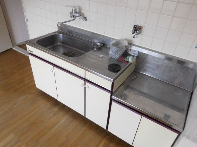 郡家シャトルマンションのキッチン