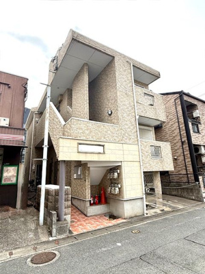 【エントランス】 | コンフォートベネフィス博多駅東