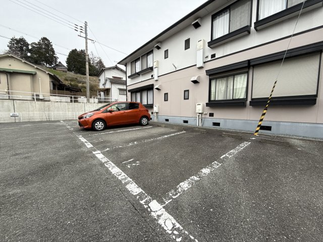 ハイツサンライフA棟の駐車場