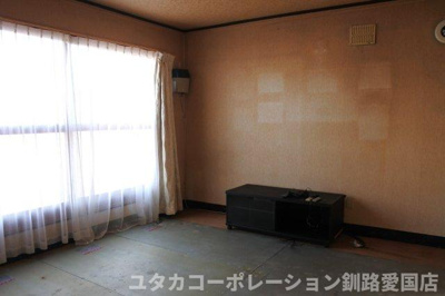 【居間・リビング】 | ◎収益物件◎武佐1丁目ビル | 2F借家