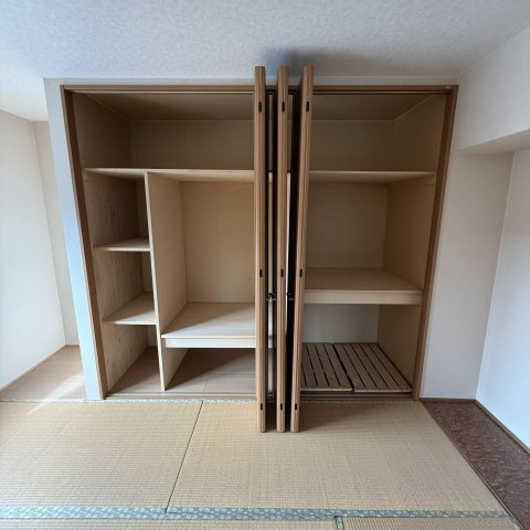 室蘭市高砂町2丁目8-9戸建の収納