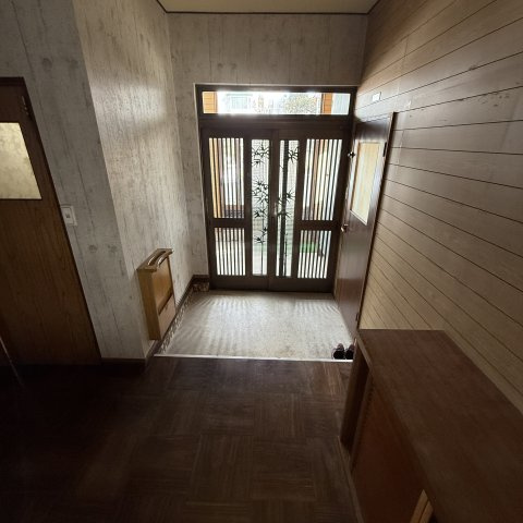 室蘭市高砂町2丁目8-9戸建の玄関