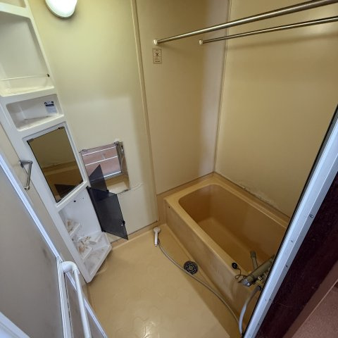 室蘭市高砂町2丁目8-9戸建の浴室