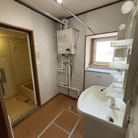 室蘭市高砂町2丁目8-9戸建の洗面所
