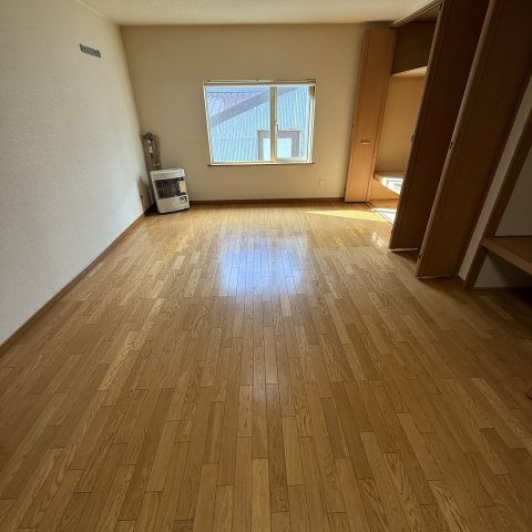 室蘭市高砂町2丁目8-9戸建の居間・リビング