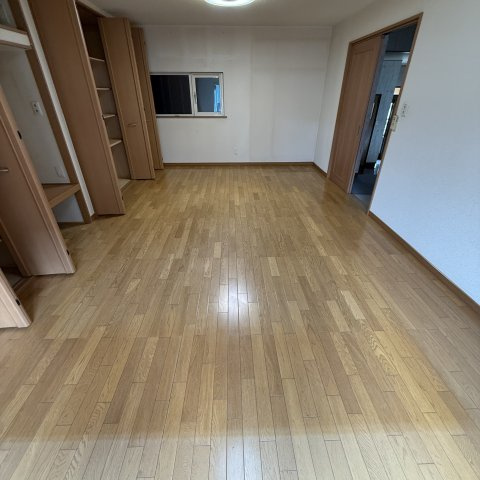 室蘭市高砂町2丁目8-9戸建の居間・リビング