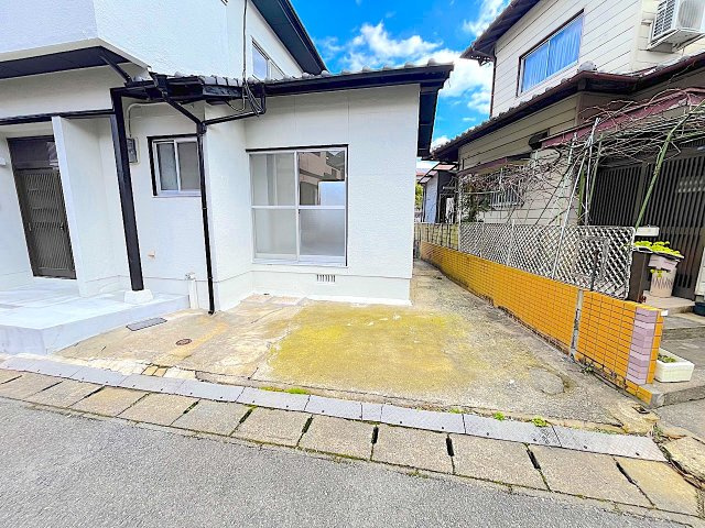 早良５丁目戸建ての駐車場