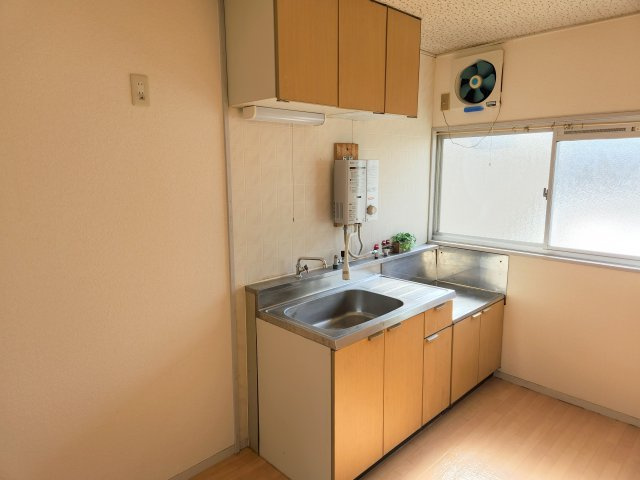 松美台ハイツの和室