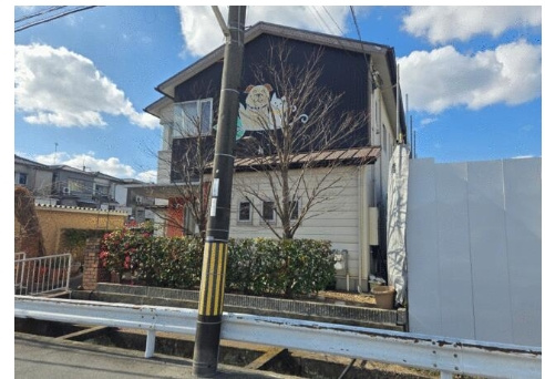 横大路貴船店舗付き住宅の外観