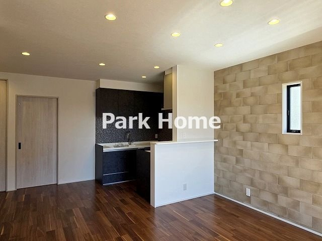 高知市一ツ橋2丁目-6号地　新築戸建ての居間・リビング|2025.8月：建築中