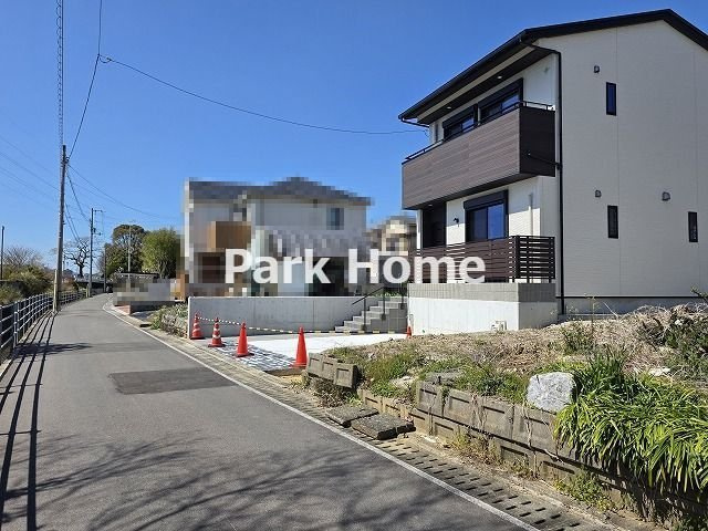 高知市一ツ橋2丁目-6号地　新築戸建ての前面道路含む現地写真|2025.4月