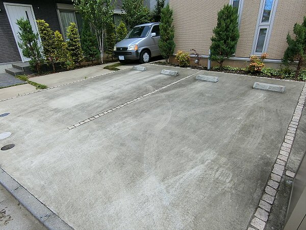 【駐車場】