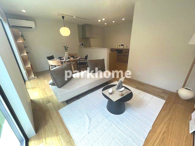 いの町枝川　新築戸建ての居間・リビング