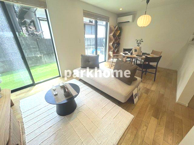 いの町枝川　新築戸建ての居間・リビング