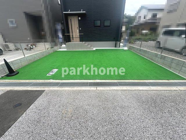 いの町枝川　新築戸建ての駐車場