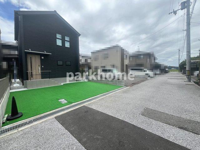 いの町枝川　新築戸建ての前面道路含む現地写真