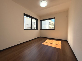 【洋室】 | ◆ウッドデッキのある新築戸建◆ | 約5.5帖の洋室