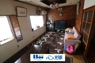 【居間・リビング】 | 南竜王町2階建（土地93坪） | 注．フローリングの上に畳を設置してあります。