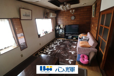 【居間・リビング】 | 南竜王町2階建（土地93坪） | 注．フローリングの上に畳を設置してあります。